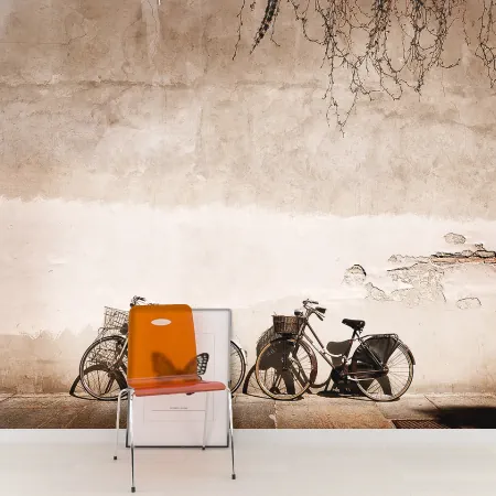Фотообои Велосипеды около стены, арт. 44246, пример фотообоев на стене
