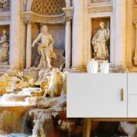Фотообои Вечный Рим, арт. 45193, увеличенный фрагмент обоев за тумбой