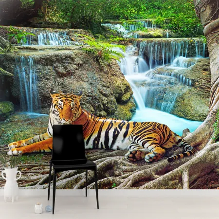 Фотообои Тигр у водопада, арт. 48339, пример фотообоев на стене