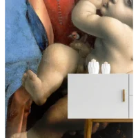 Фотообои Мадонна С Младенцем, арт. 50217, увеличенный фрагмент обоев за тумбой